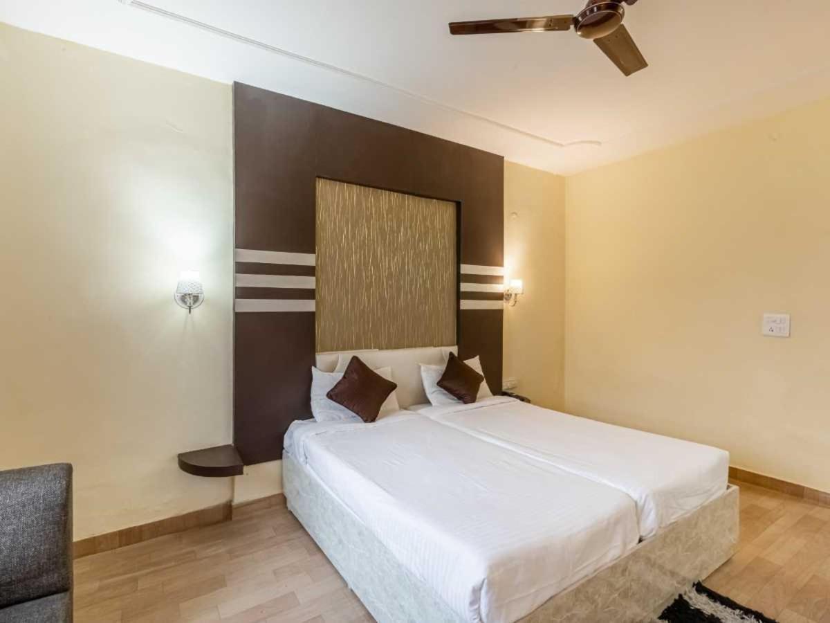 Mukund Madhav Royals Lucknow Hotel Bagian luar foto
