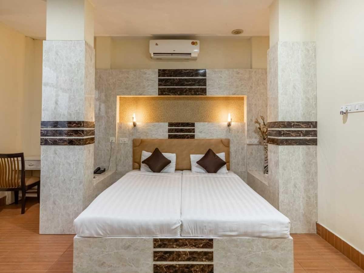 Mukund Madhav Royals Lucknow Hotel Bagian luar foto