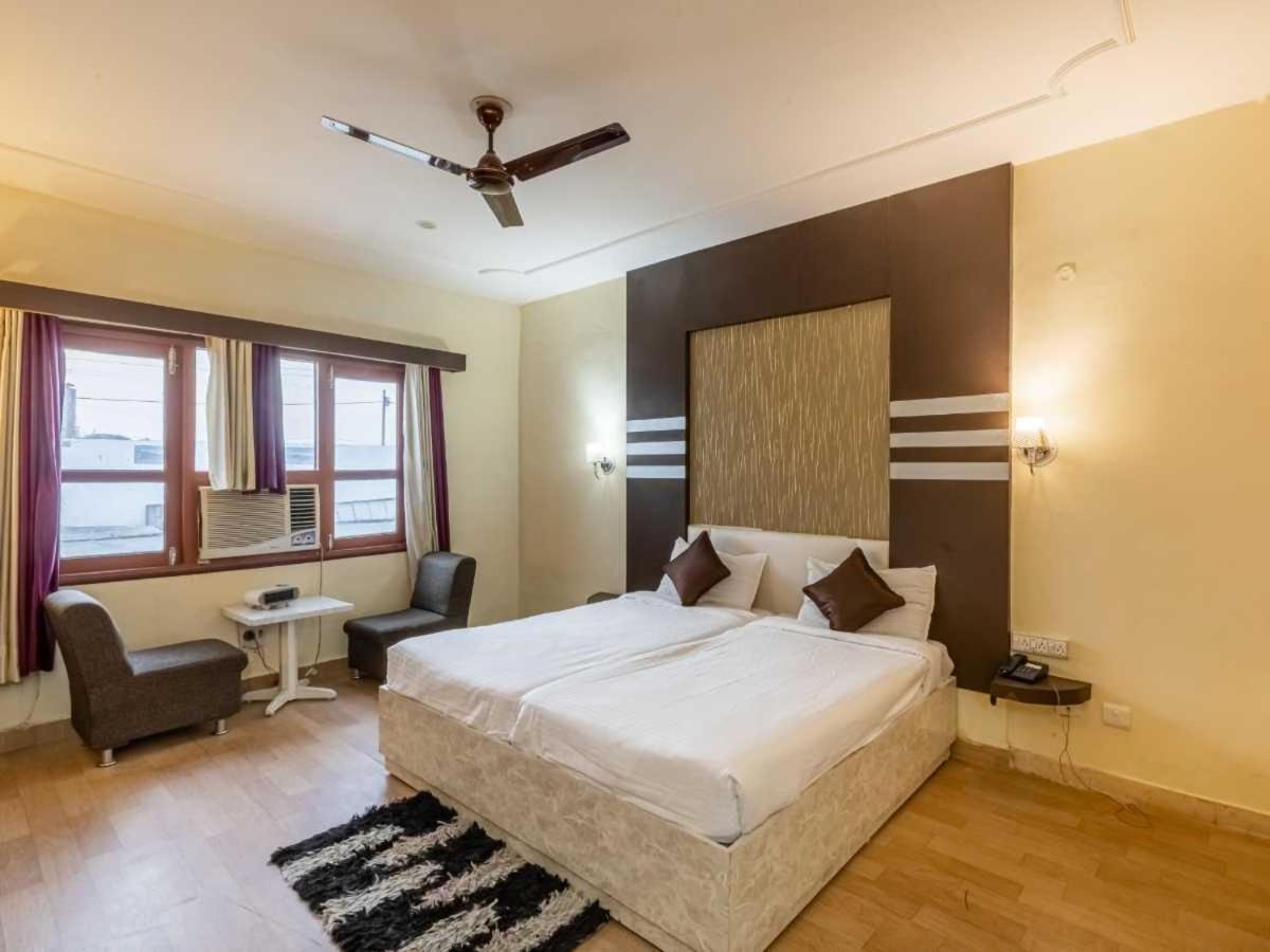 Mukund Madhav Royals Lucknow Hotel Bagian luar foto